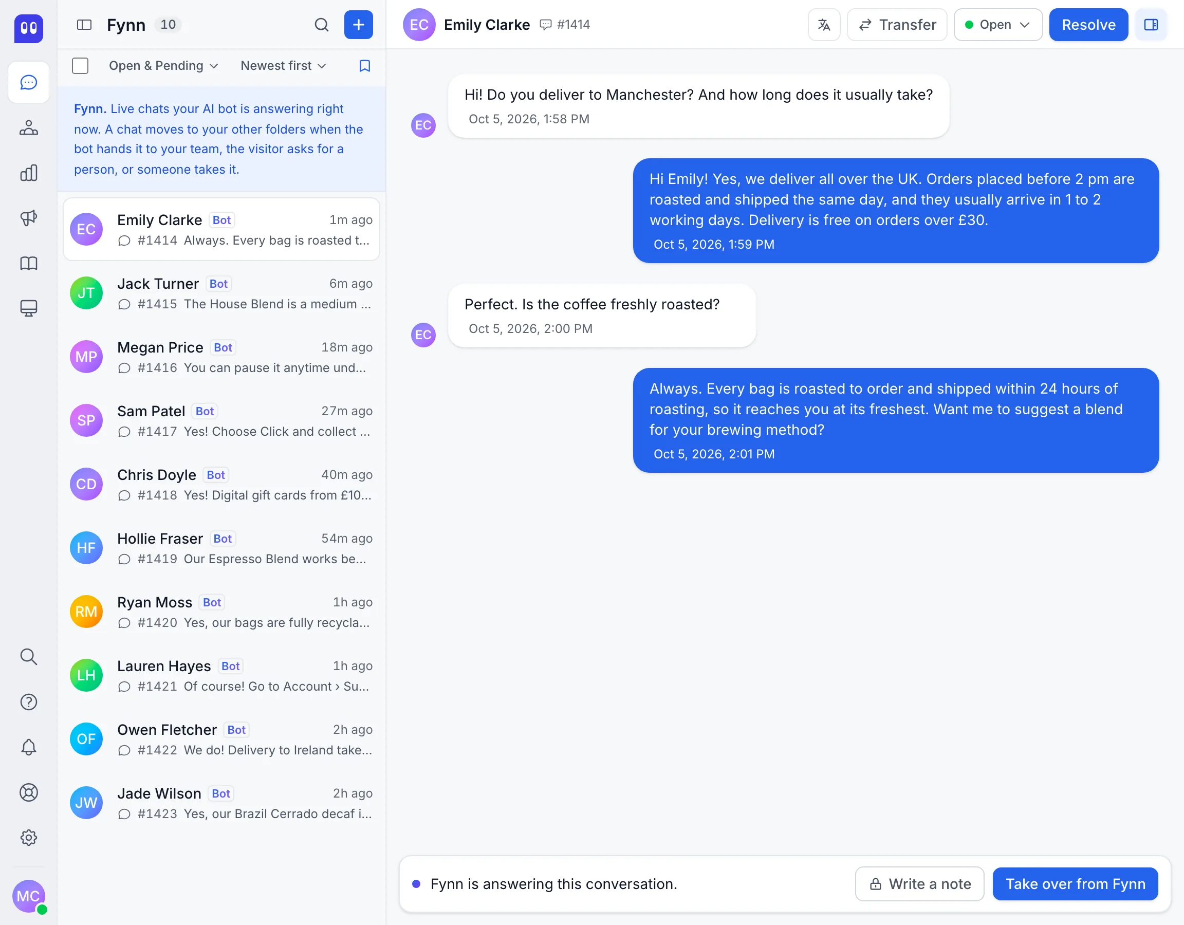 Fynn answering live chats in the Deskwoot inbox